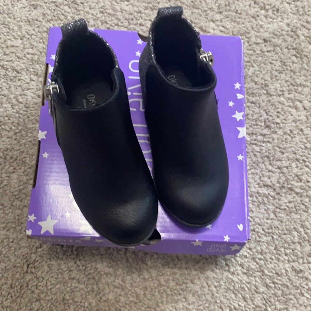 Okie dokie size toddler 6M shoes NWT.